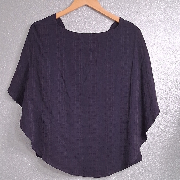 NWT Studio SKB Plum Twisted Neckline Textured Top   Size XS - Picture 9 of 13